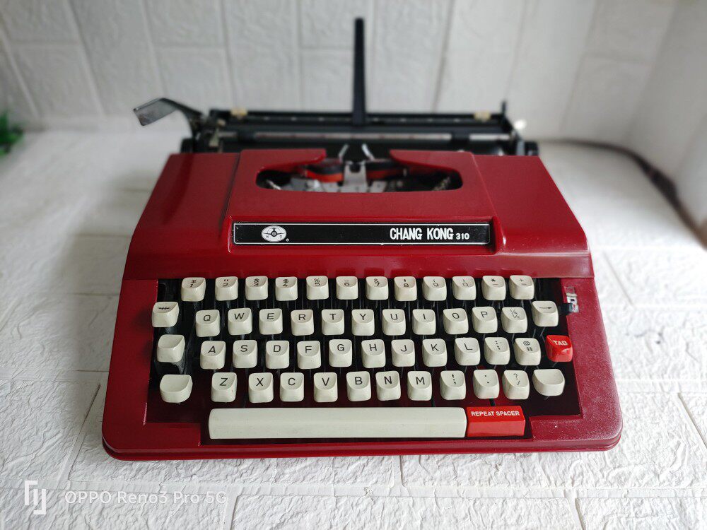 Old-school full English mechanical typewriter date red English typewriter-Taobao