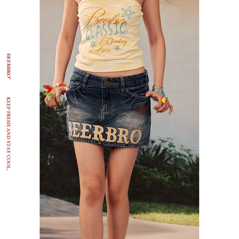 Beerbro 『Escape to the West Coast』Y2K Hot Girl Rhinestone Anti-Exposure Low-Waist Distressed Mini Skirt for Women in Summer Beerbro 『Escape to the West Coast』Y2K Hot Girl Rhinestone Anti-Exposure Low-Waist Distressed Mini Skirt for Women in Summer
