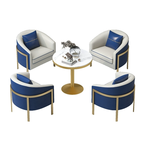 Светлый таблица переговоров по продажам на роскошном офисе и гостевой прием гостевой зоны гостевой зоны.