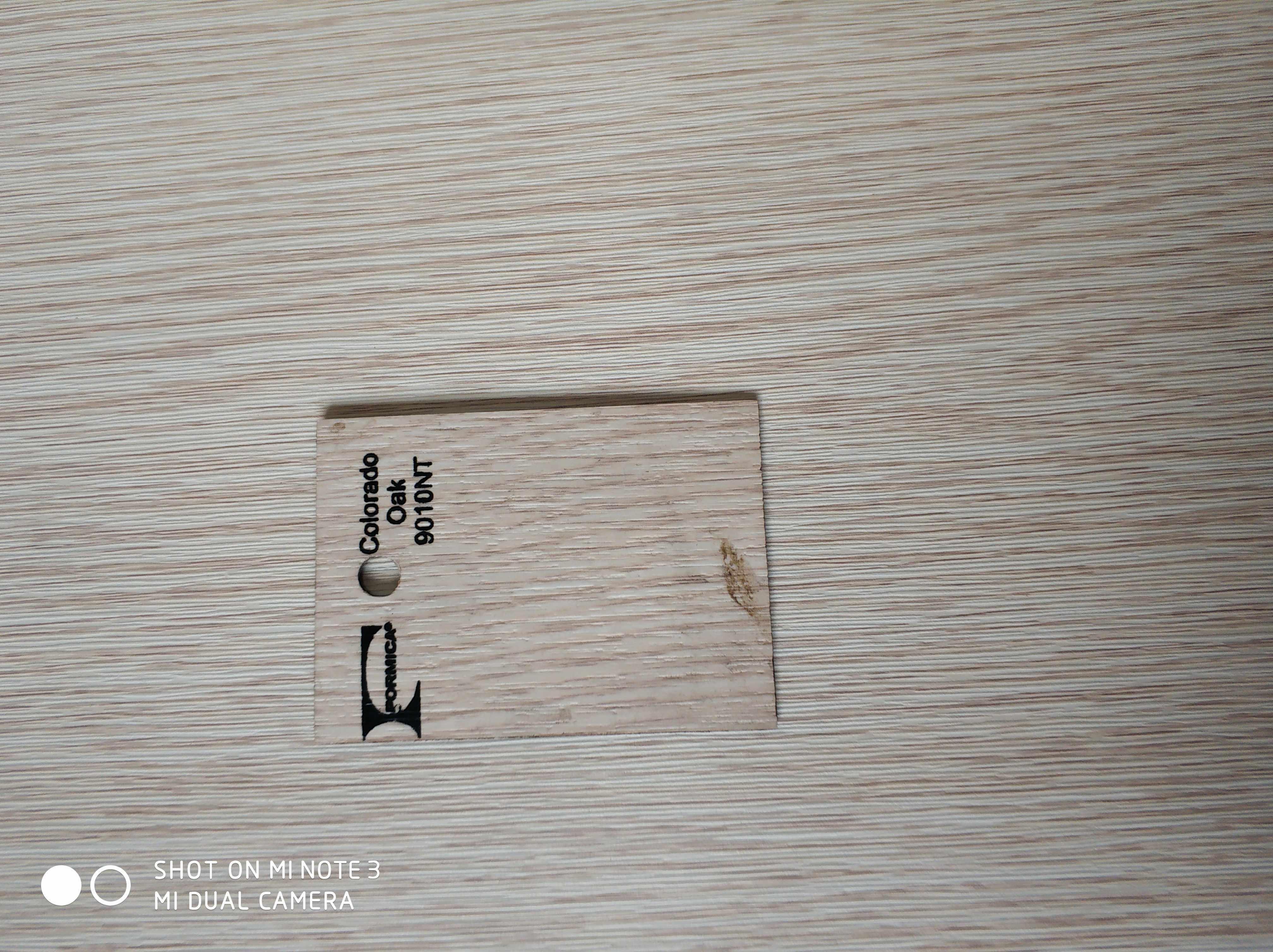 Rich and beautiful family with a decorated refractory plate 9010LN Corolla Night slim straight