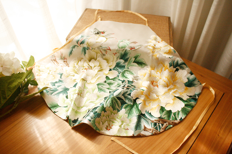 Yiyi hoa mẫu đơn thêu tay thêu đầy đủ- chiều dài lụa lụa lụa hanfu Trung Quốc- phong cách tạp dề ở nước ngoài để gửi người yếm ngủ ren xuyên thấu