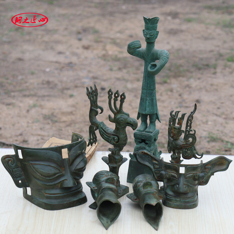Sanxingdui Handicrafts Bronze Standing Figure Vertical-Eyed Mask Ancient Shu Sun God Bird Flat-Top Statue Commemorative Gift Sanxingdui Handicrafts Bronze Standing Figure Vertical-Eyed Mask Ancient Shu Sun God Bird Flat-Top Statue Commemorative Gift