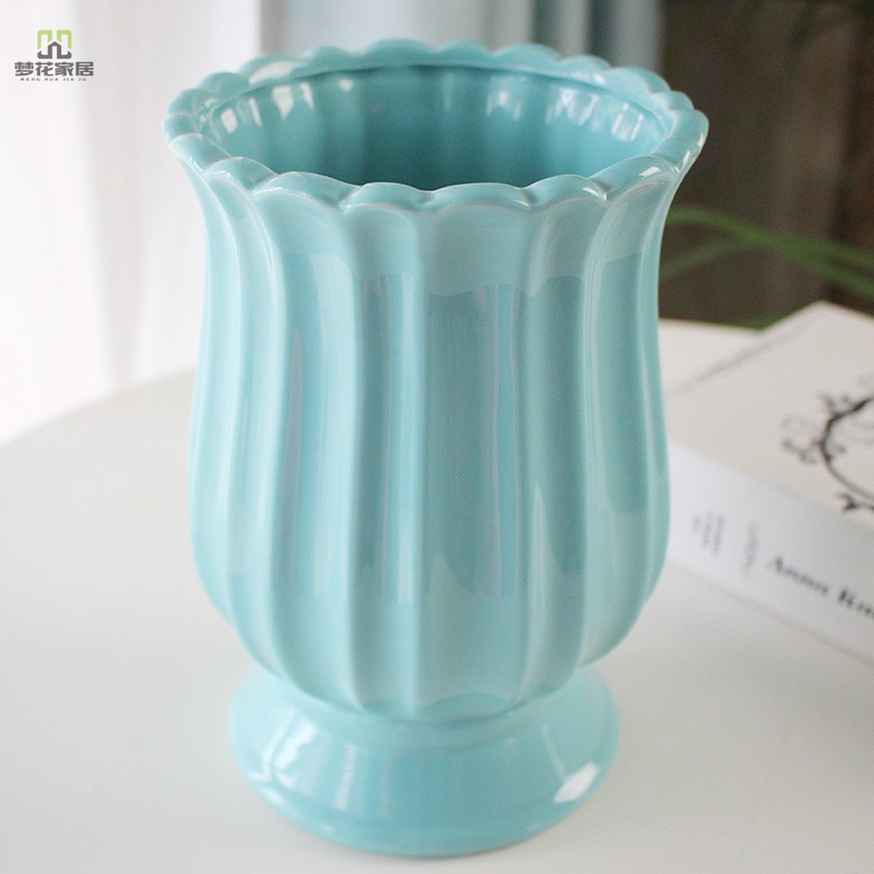 Home Residence Decoration Creative Ceramic Vases of water bacon flower arrangements Small frescoed floral furnishing with tea table American pendulum