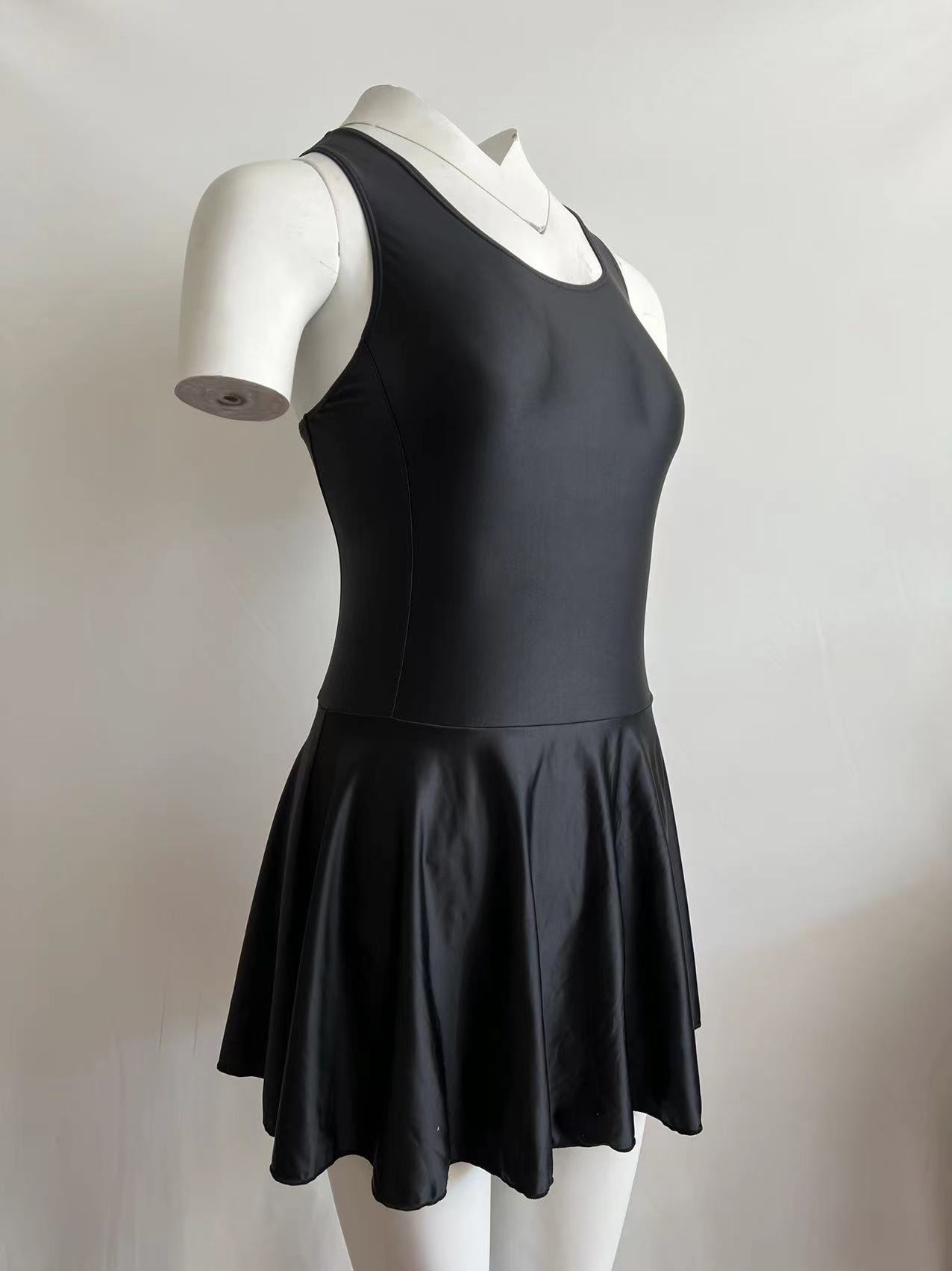 Swimsuit Women's Conservative One Piece Swimsuit 2022 New Sexy Cover Belly Show Thin Hot Spring Tennis Sports Swimsuit