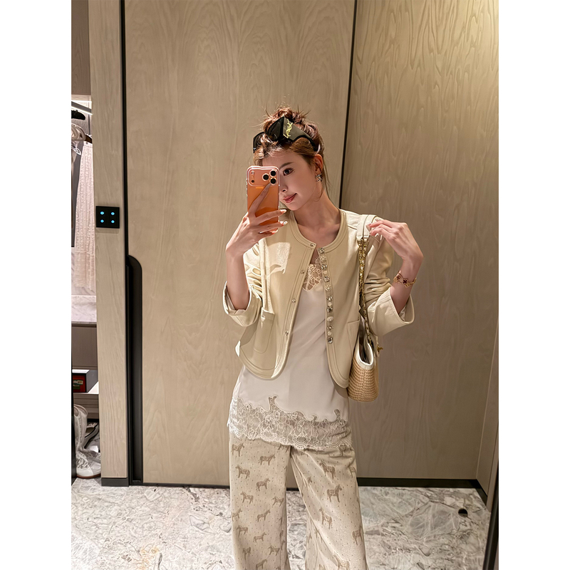 Kun Zong [Old Dreams of Incheon] Leather Jacket for Women, Autumn 2026 New Style, Versatile Round Neck, Elegant Long Sleeve Top for Women