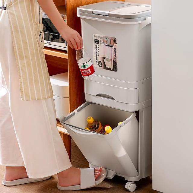 Japanese kitchen trash can tall model household 2023 new double-layered and tall large size dry and wet separation special removable