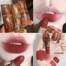 Yellow-skinned and deep lips also appear white. Twilight transparent lipstick matte matte bean paste milk coffee whitens sunset red mud in autumn and winter.