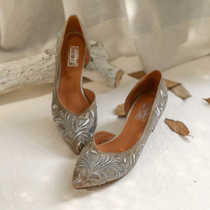 Detox Home Details Light Luxury Leather Pointed Toe Shoes Womens Middle Heel Square Heel Retro Leather Elegant Embroidered Womens Shoes