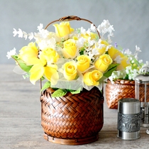 Retro bamboo flower basket flower arrangement bamboo basket carrying handle basket film and television shooting props do old Chinese flower arrangement decorative basket