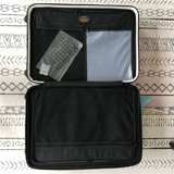 Вместительный и большой ударопрочный универсальный чемодан