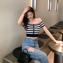 (Hu Chus Awesome Tay sweetheart) To be a short one-lined Shoulder Striped Knit Blouse woman in the name of summer