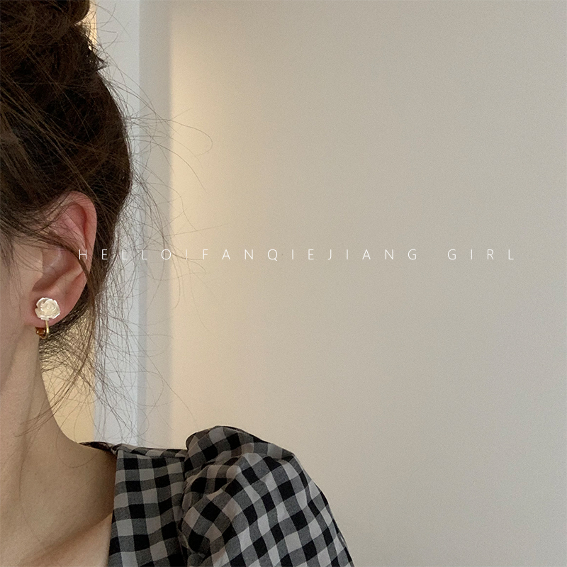 Style Oil Painting Sensation White flower ear clip No earbugles Fairy Gassen Ensemble Super Fairy Superior sensational ear osteoclaves earrings French style