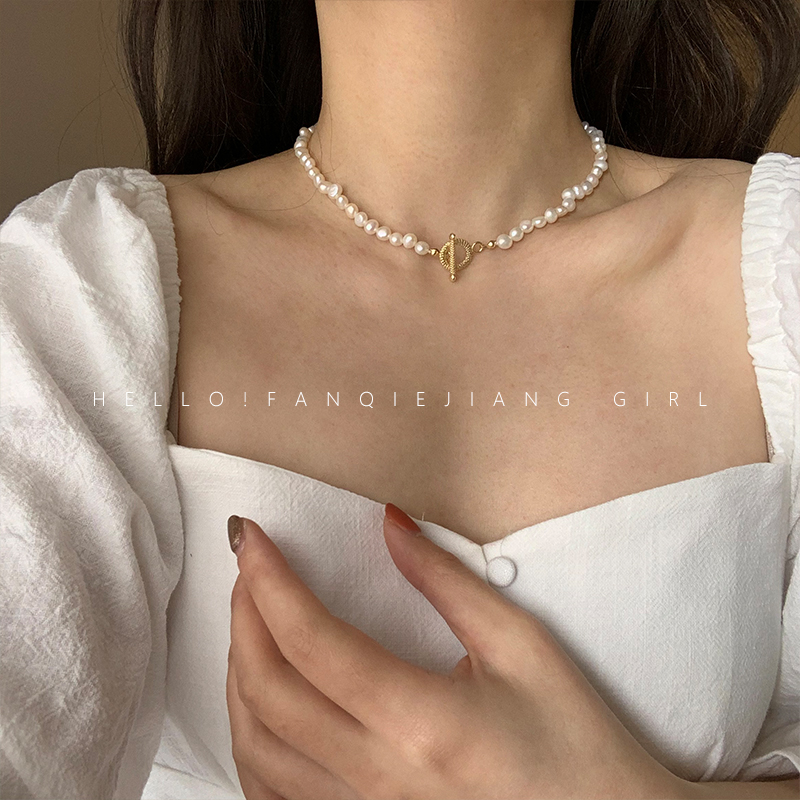 Pearl Freshwater Pearl Necklace Women Lock Bone Chain Small Crowddesign Sens Lukewarm Wind Light Lavish Neck Necklace Short Money Circle
