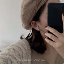 Design sense pearl stud earrings female niche sterling silver temperament Korean personality simple autumn and winter earrings 2021 New Tide