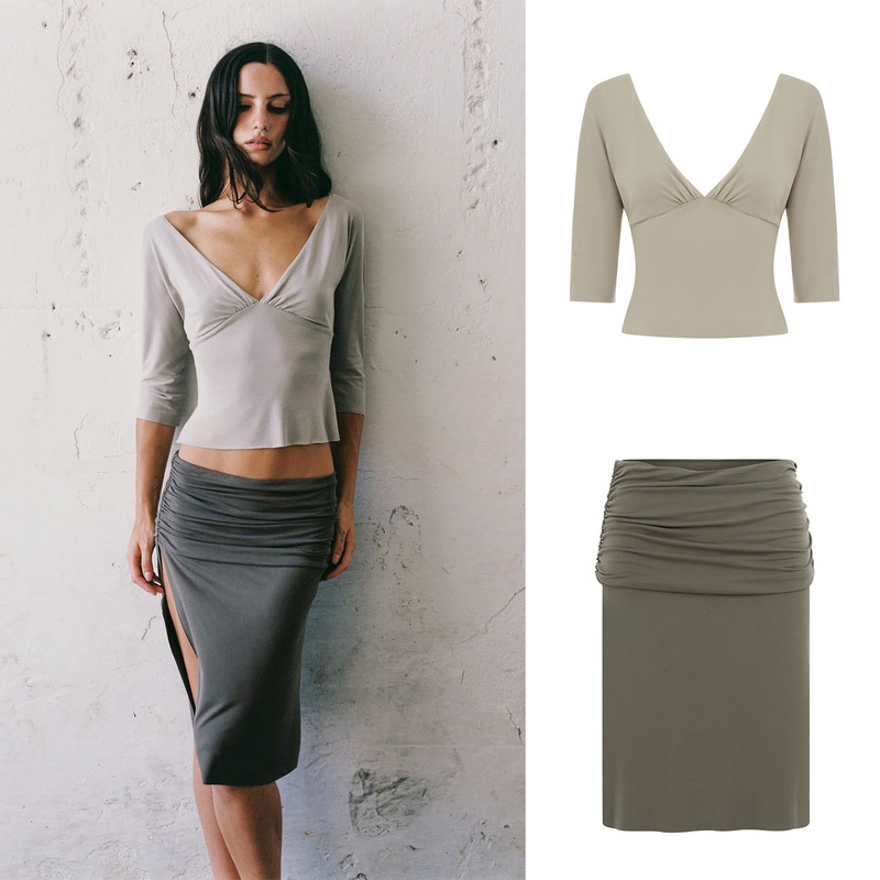 With Jean Halle's Same Style Gray Deep V-Neck Three-Quarter Sleeve Top and Green Pleated Low-Waist Slit Skirt