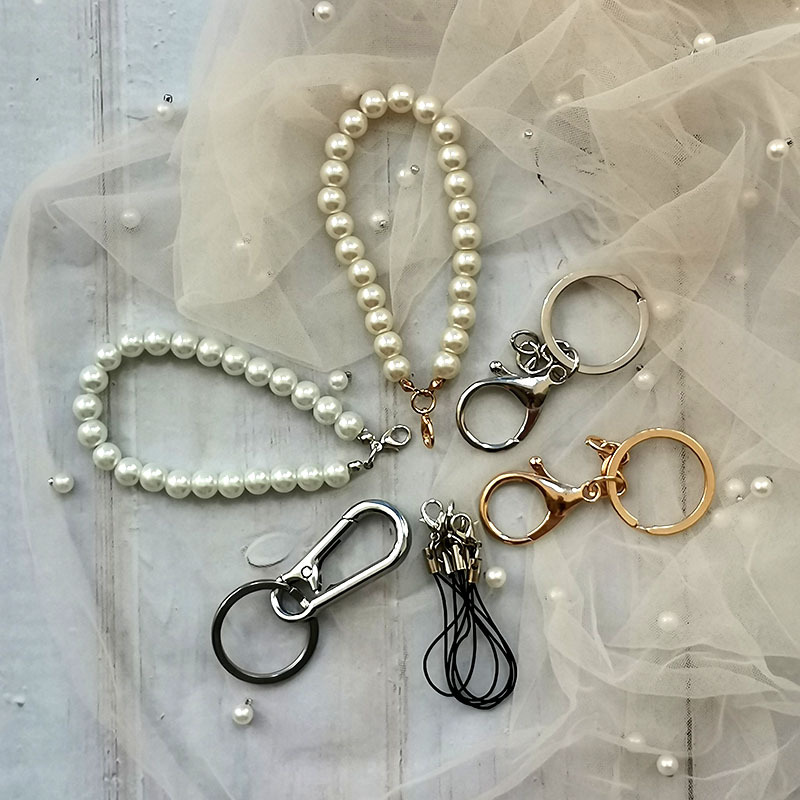 Wool Felt DIY Craft Kit for Making Pendants, Including Lobster Clasps, Phone Straps, Safety Pins, and 9-Pin Needles