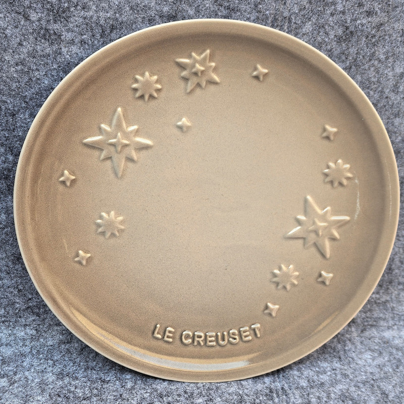 French Le Creuset Stoneware Tableware Lace Series Embossed Plate Christmas Baking Dish 23cm Heart-Shaped Plate French Le Creuset Stoneware Tableware Lace Series Embossed Plate Christmas Baking Dish 23cm Heart-Shaped Plate