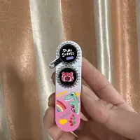 Динозавр, клубника, градиент