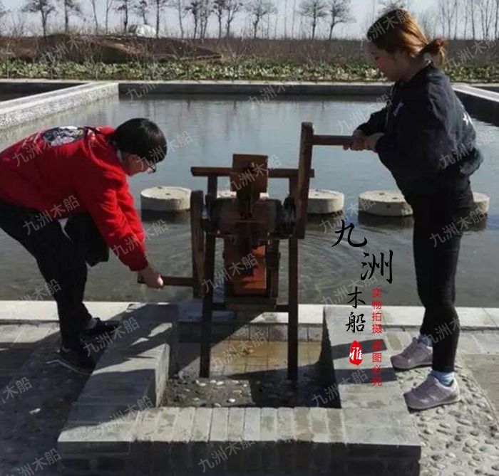 Traditional wooden hand-cranked water wheel feng shui transfer wheel garden furnishings feng shui wheel anticorrosive wood ornaments