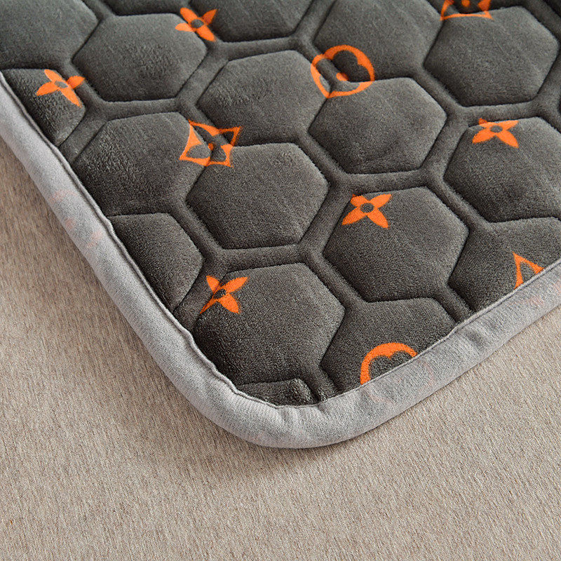 A single-person blanket for a cow mattress with a winter plus-plus mattress for a mattress with a thick mattress for a couple of coral wool