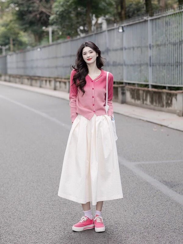 Gradient Pink Sweet Outerwear Sweater Knit Top for Women 2026 New Spring and Autumn Short Stylish Unique Chic Top