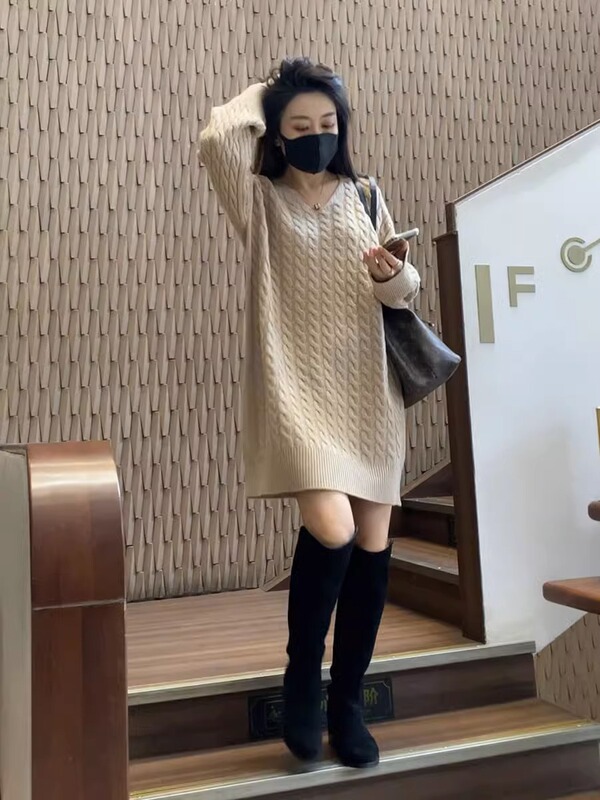 Autumn and Winter Sweater Knit Dress for Women 2025 New Style Lazy Style Loose Elegant Retro Twist Soft Mid-Length