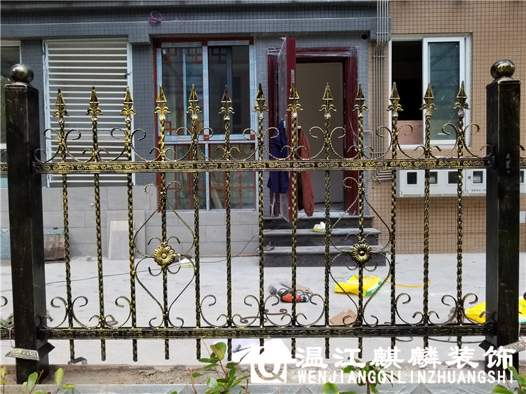 Chengdu garden fence railing package installation custom forged steel forged flower solid steel railings garden fence fence anti-theft