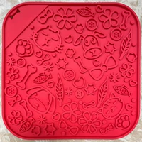 Красное животное лес