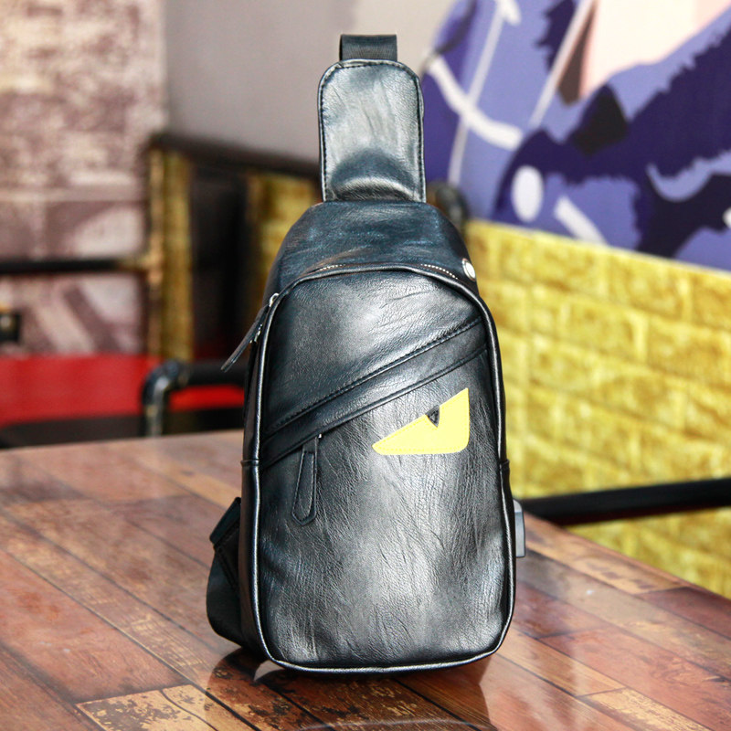 Little monster chest bag men's casual one-shoulder messenger bag Korean version of the tide 2020 new student sports chest small backpack