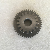 Applicable to Suzuki King Prince GN125 GS125 GSX125-3 motor over the bridge gear electric start over the bridge teeth