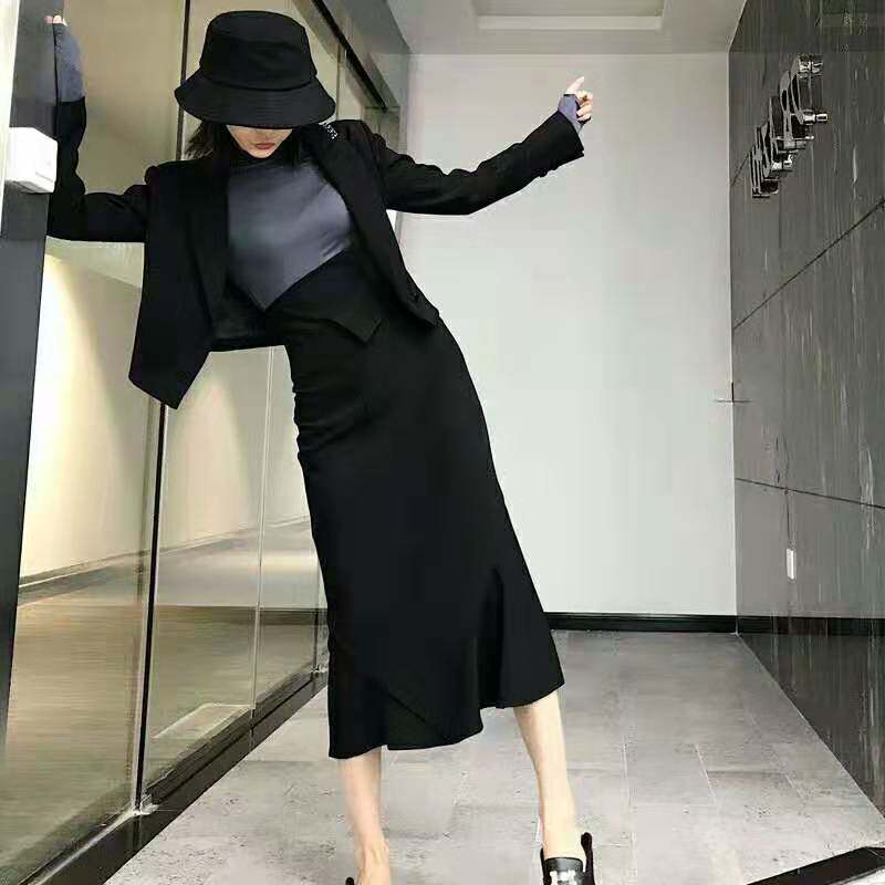 In 2023, the new autumn woman dress wind in Europe and America in temperament skirt two sets in autumn and winter