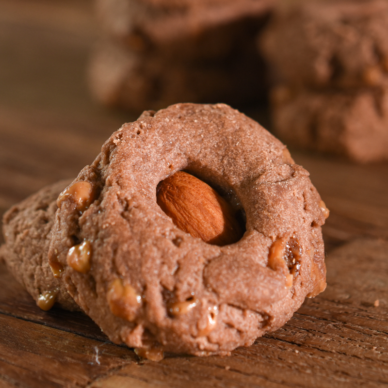 Caramel Almond Ghetto Cookie Caramel Cocoa Crisp Tea Snack 200g The more chewed it is not very sweet