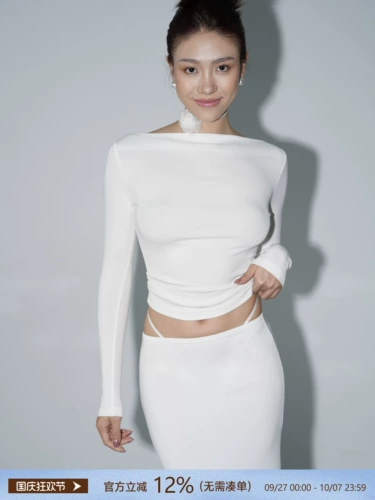 Футболка, трикотажный приталенный базовый приятный телу лонгслив