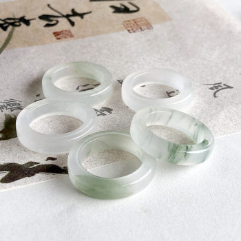 Natural tianshan emerald flower jade ring
