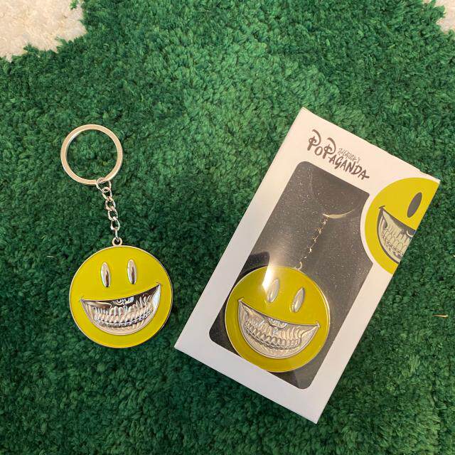 Ron English Dew Teeth Laughs Face Key Button Metal Badges Wave Art Tide Play Ornament Keyring Pendant