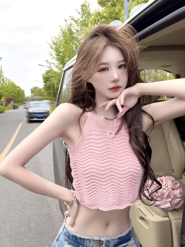 French-Style Unique Halter Neck Knitted Camisole for Women, Sexy and Slimming Short Top, Sleeveless T-Shirt for Summer