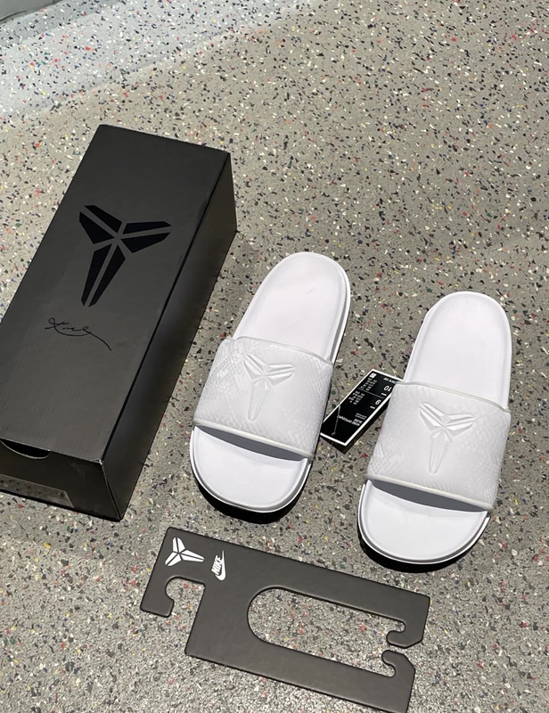 Authentic Nike Men's and Women's New Classic Kobe Lightweight Slip-On Casual Slippers If2870-100