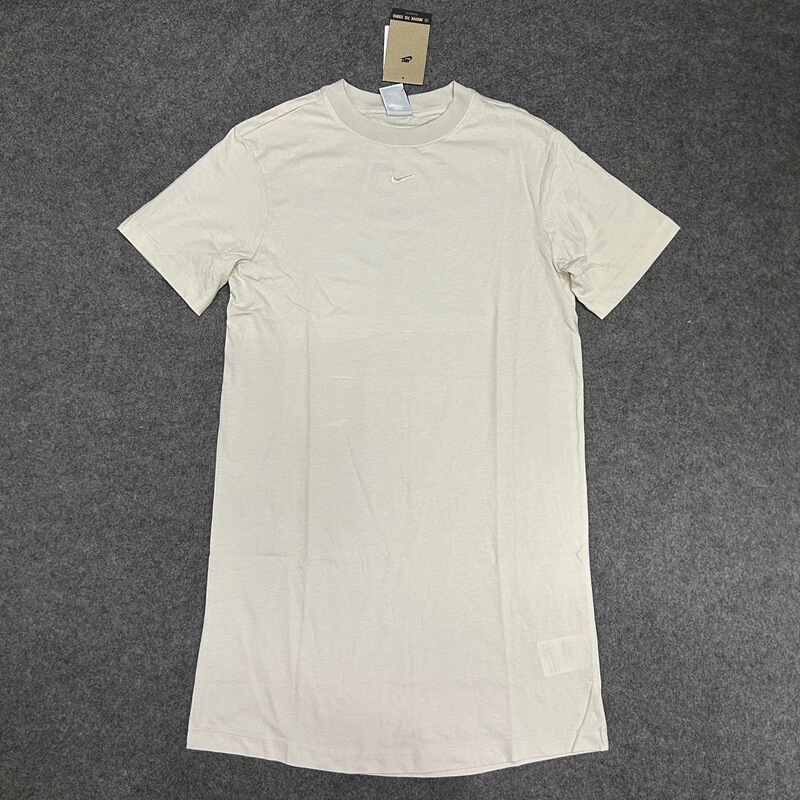 Authentic Nike Women's Comfortable Embroidered Small Logo Mid-Length T-Shirt Dress Dv7883-104 Authentic Nike Women's Comfortable Embroidered Small Logo Mid-Length T-Shirt Dress Dv7883-104