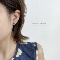 Niche men and women couples black moon earrings fashion handsome titanium steel ear jewelry 2021 New explosion boy earring