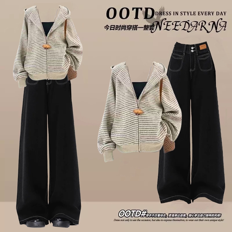 Very Stylish Korean-Style Autumn Outfit, a Complete Ootd Set with a Unique Striped Hooded Cardigan Sweatshirt and Pants Very Stylish Korean-Style Autumn Outfit, a Complete Ootd Set with a Unique Striped Hooded Cardigan Sweatshirt and Pants