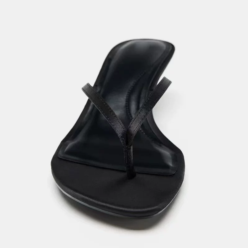 Zara, summer flip flops, slippers, sandals, simple and elegant design