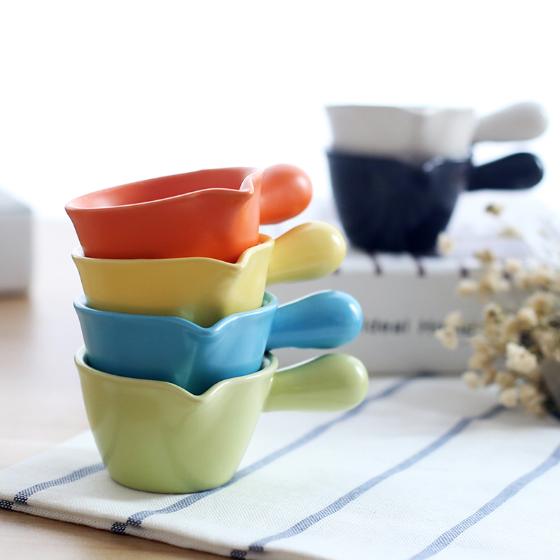 Ceramic milk pot milk pot milk cup small milk spoon color with handle ceramic coffee milk cup western food juice bucket honey cup