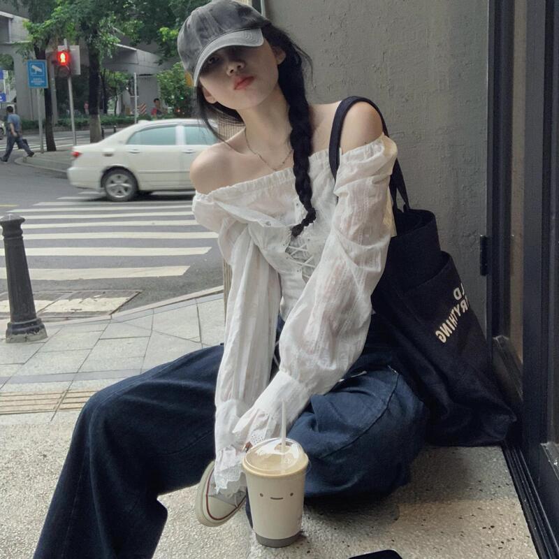 Huahua French-Style Butterfly Dark Pattern Embroidered Lace Shirt for Women, Early Autumn 2024, Unique and Elegant Slim-Fit Top
