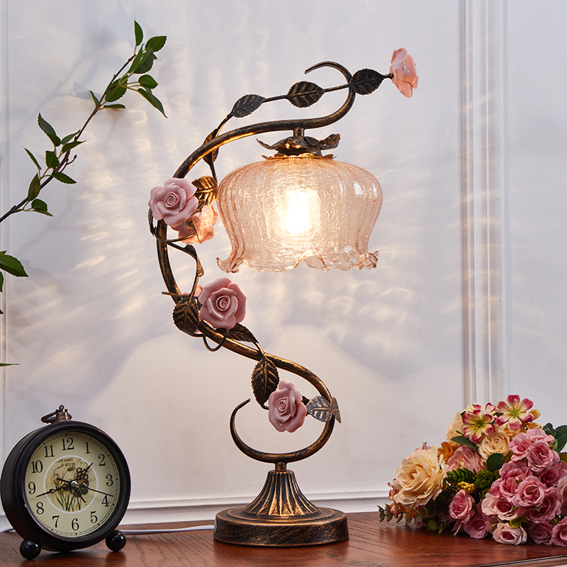 French Vintage Art Table Lamp with a Mid-Century Pastoral Style, Featuring a Rose Atmosphere, Suitable for Living Room and Bedroom Bedside French Vintage Art Table Lamp with a Mid-Century Pastoral Style, Featuring a Rose Atmosphere, Suitable for Living Room and Bedroom Bedside