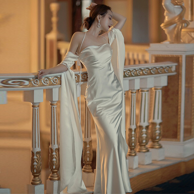 Elite wedding dress, retro lace veil, open shoulders, lace dress Elite wedding dress, retro lace veil, open shoulders, lace dress