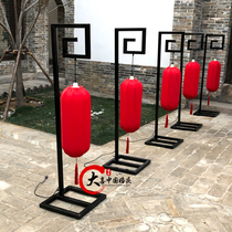 Wrought iron road leads to Chinese Han-style lanterns Chinese wedding screen road leads to Dragon Ball Palace lights Road leads to wedding props