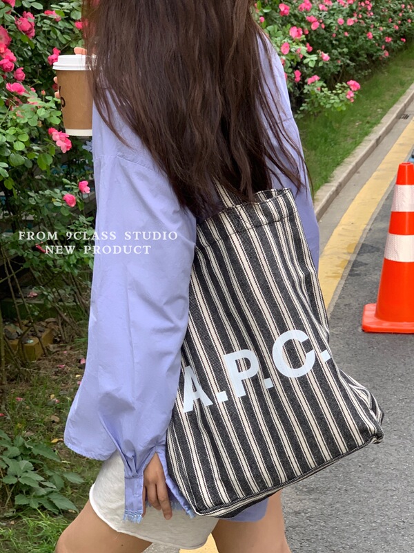 9Class Ins Blogger's Same Style Apc Letter Stripe Commuter Shoulder Canvas Bag, Super Versatile Shopping Bag for Summer