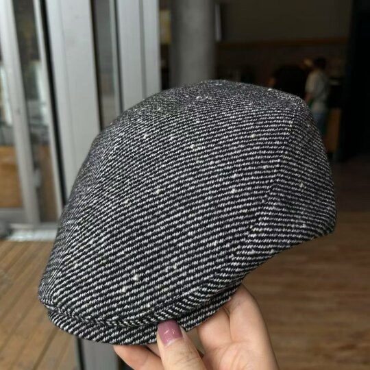 Japan's autumn and winter wool blended forward hat, warm and face-friendly, little beanie hat, painter's hat, newsboy hat, retro peaked cap