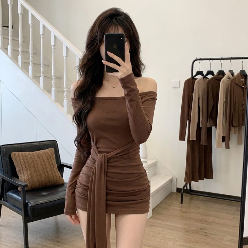 Hot Girl Style Sexy One-Shoulder Long-Sleeved Dress for Women, New Spring Style, Tie-Up Waist, Slimming, Elegant, Hip-Hugging Short Skirt
