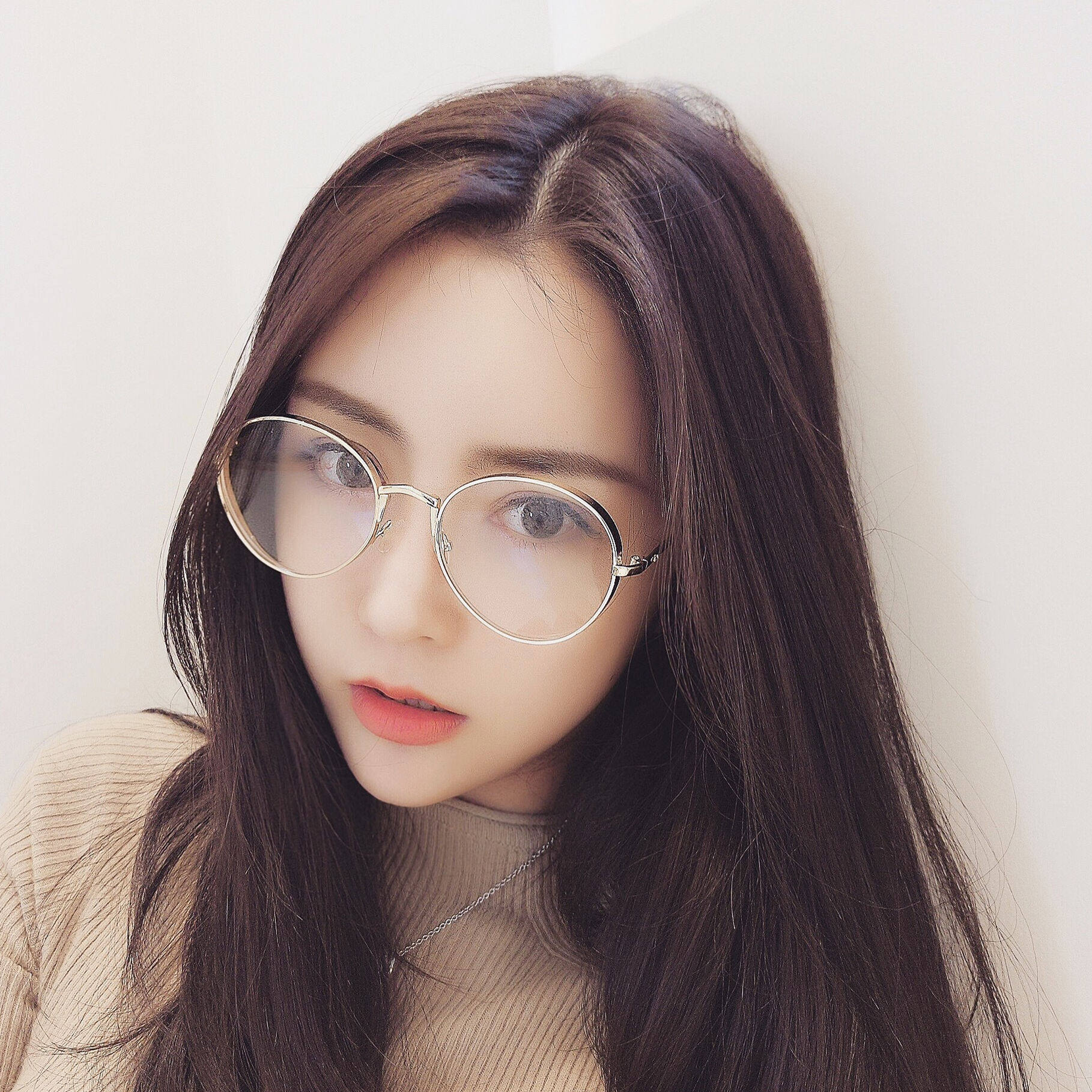 glasses style for round face